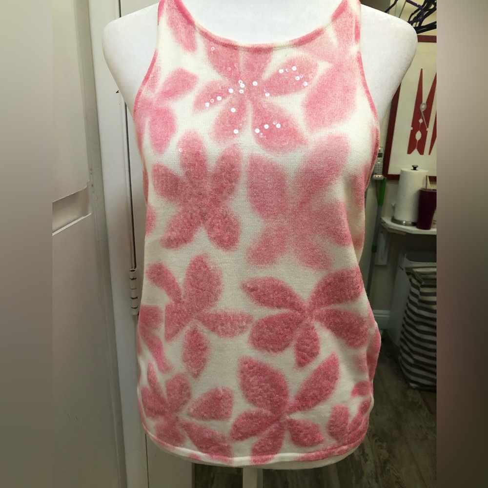 ANN TAYLOR sweater tank top with sequins on flowers. Gorgeous EUC Size M